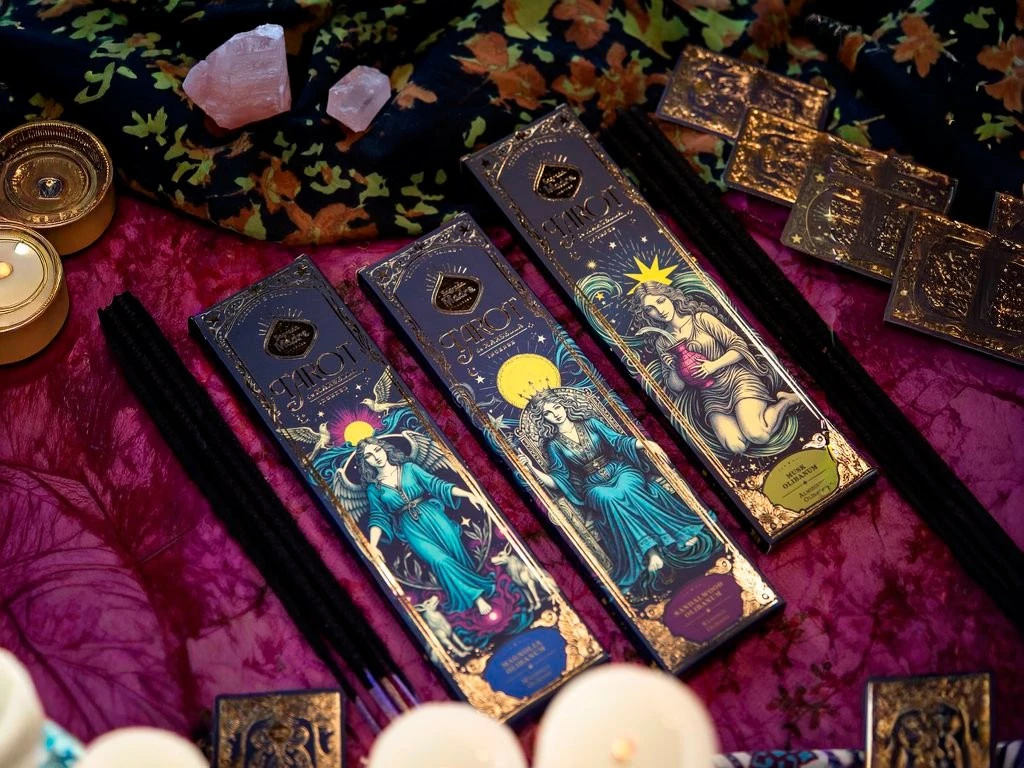 SAHUMERIOS SAGRADA MADRE TAROT DE MARSELLA X6 - NAG CHAMPA Y OLIBANO